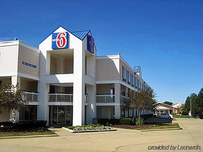 Motel 6 Normal Exterior photo