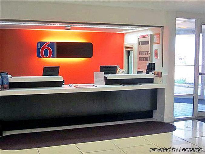 Motel 6 Normal Exterior photo