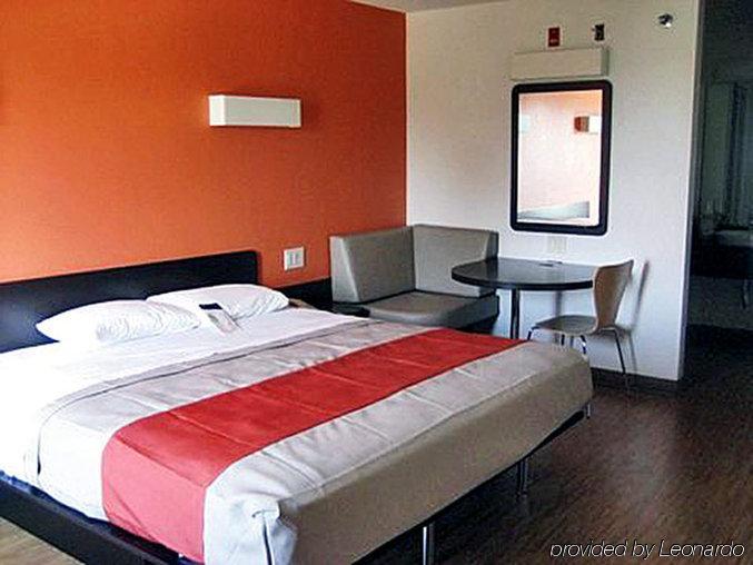 Motel 6 Normal Exterior photo