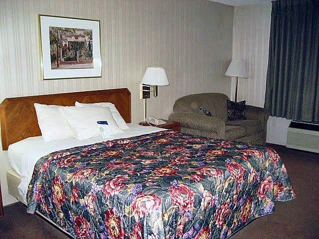 Motel 6 Normal Room photo